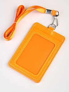 YR Карман для пропуска на ленточке J-020